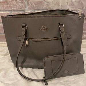 Coach Tote with matching wallet